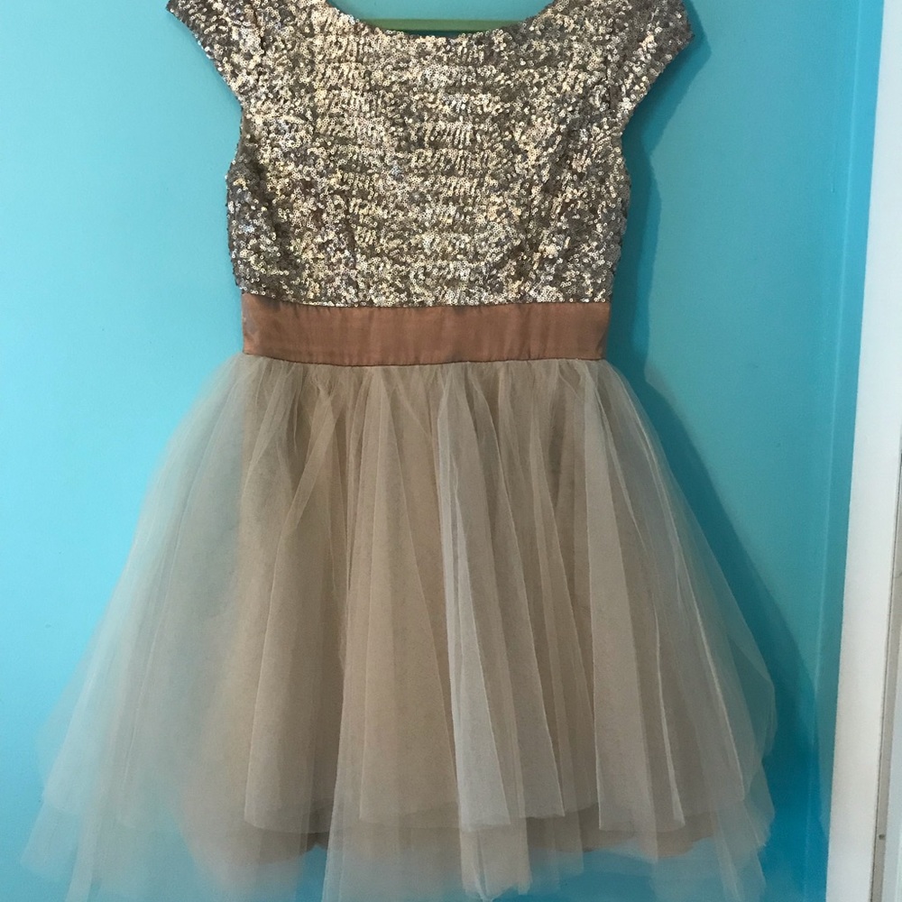 Short formal dress